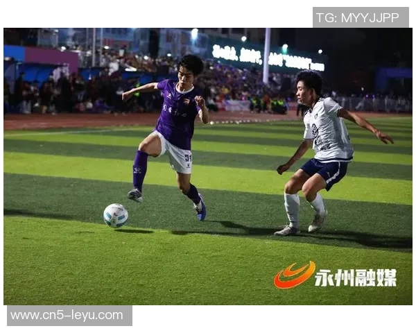 尽情享受足球盛宴观看精彩比赛视频带你领略绿茵场上的激情与魅力